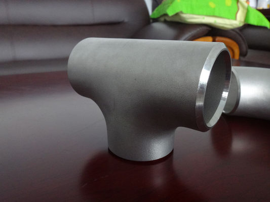 Ống thép không gỉ 64 '' BW Ống thép không gỉ Tê thép cacbon thẳng Tee Phù hợp