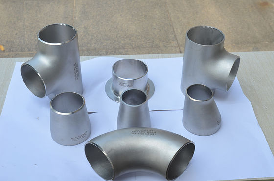 90 ° 45 ° Elbow Tee Con Ecc Nắp giảm tốc Ansi B16.9 Din2615 Jis B2311 Cs Ss
